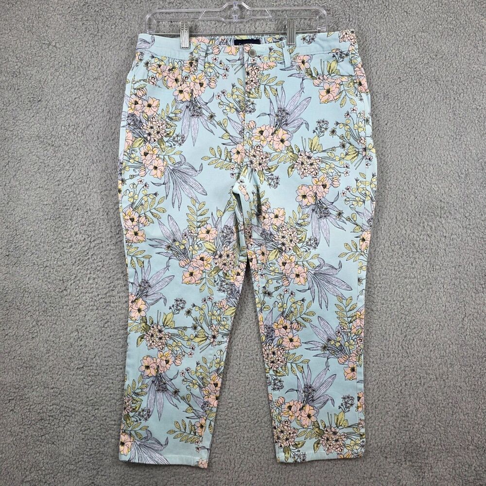 Charter Club Pants Women’s Size 12 Bristol Blue Floral Pastel Capris
